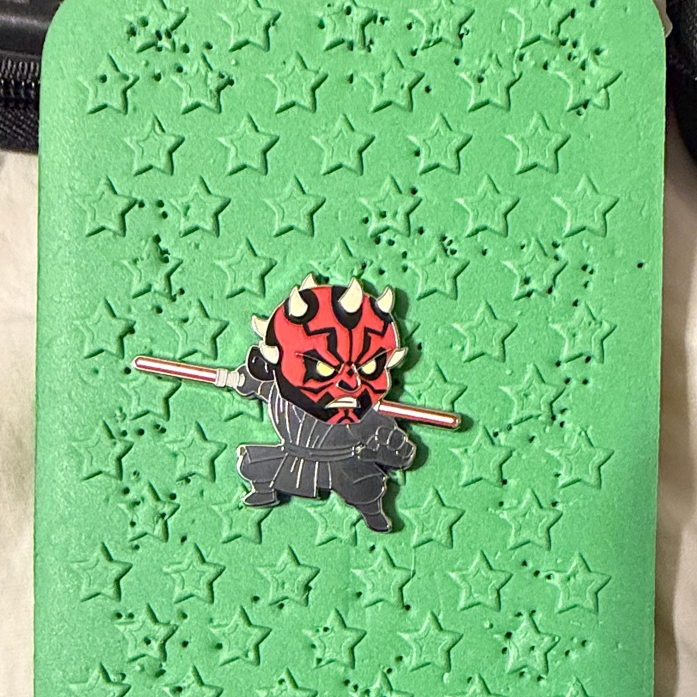 Disney Star Wars light vs dark side mystery pin: Darth Maul